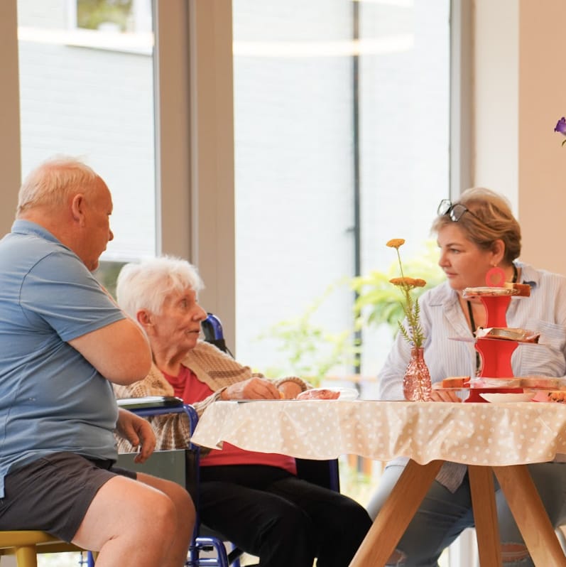 Jane Hernandez provides tips for how relatives should treat their loved ones with dementia